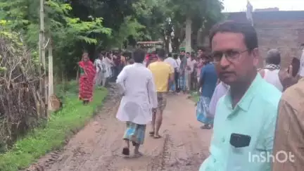 गावां: बारिश के पानी से जलजमाव से ग्रामीणों को परेशानी, अवैध कब्जा करने वालों को मुखिया ने दी चेतावनी