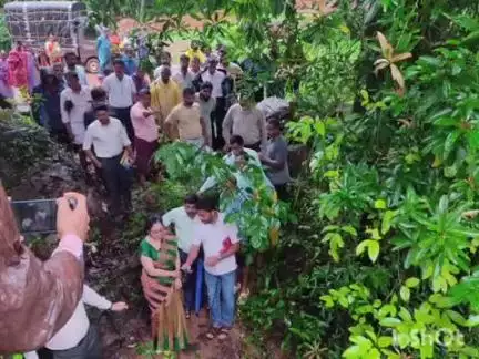 ಕುಂದಾಪುರ: ಅಮಾಸೆಬೈಲು, ಮಚ್ಚಟ್ಟು, ಕಬ್ಬಿನಾಲೆ ಸಂಪರ್ಕ ಸೇತುವೆ ಶಿಥಿಲಾವಸ್ತೆ ಪರಿಶೀಲನೆ ನಡೆಸಿದ ಜಿಲ್ಲಾಧಿಕಾರಿ