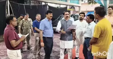गुना नगर: केंद्रीय मंत्री ज्योतिरादित्य सिंधिया के गुना दौरे की तैयारी को लेकर कलेक्टर ने किया कार्यक्रम स्थलों का निरीक्षण