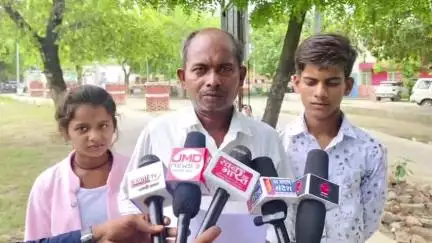 मंझनपुर: प्रयागराज के पीड़ित ने डीएम से लगाई गुहार, कहा- हत्या में न्याय नहीं मिला, अब फर्जी मुकदमों में फंसाया जा रहा हूं