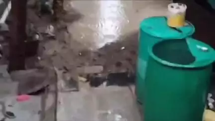 कन्नड: शहरातील पालेश्वर कॉलनीत नाल्याचं घाण पाणी घरात शिरलं; संतप्त नागरिकांची सोशल मीडियावर प्रशासनाविरोधात संतप्त धगधग