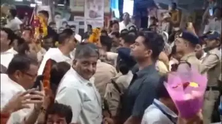 शिवपुरी नगर: शिवपुरी को ऐतिहासिक सौगात: सिंधिया ने ग्वालियर-बेंगलुरु एक्सप्रेस का शुभारंभ किया