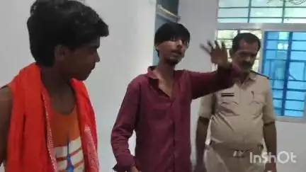 मधेपुरा: खौपेती गांव से पुलिस ने 01.01 ग्राम स्मैक के साथ दो कारोबारी अंशु कुमार और अनमोल कुमार को गिरफ्तार किया