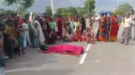 तरहसी: शाहद पुल के पास किशोर की मौत पर आक्रोश, लेस्लीगंज-तरहसी मुख्य मार्ग पर चार घंटे तक लगा जाम