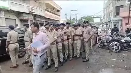 મોરબી: અષાઢી બીજની શોભાયાત્રાને લઈ મોરબી શહેરમાં પોલીસનું ફૂટ પેટ્રોલિંગ