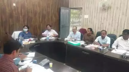 बालोद: कलेक्टर दिव्या मिश्रा ने अधिकारियों को दी सख्त हिदायत, लंबित राजस्व प्रकरणों का शीघ्र और गुणवत्तापूर्ण निराकरण करें
