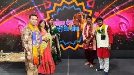 जौनपुर: लखनऊ में 'लोक रंग, सुरों के संग' में जौनपुर का लाल बिखेर रहा जलवा