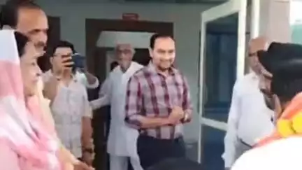 हरदा: केंद्रीय मंत्री ने कहा- जनता तक हर योजना का लाभ पहुंचे, हरदा में डीडी उईके ने अधिकारियों से समय पर काम पूरा करने को कहा