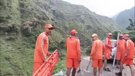 धर्मशाला: मनुनि खड्ड में लापता लोगों को ढूंढने का सर्च अभियान शुरू, टूटे सड़क रास्तों और बारिश ने बढ़ाई मुश्किलें