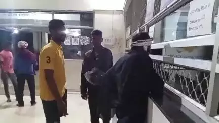 गुमला: बायपास रोड पर सड़क दुर्घटना में युवक घायल, बाइक भी हुई चोरी