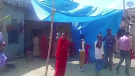 सरायरंजन: मुसरीघरारी थाना क्षेत्र के उदा पट्टी में मुंडन समारोह में छत गिरने से दर्जन भर लोग जख्मी, एक की मौत