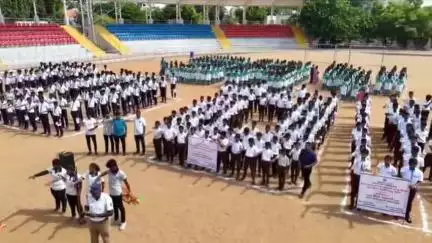 பாளையங்கோட்டை: வ உ சி மைதானத்தில் போதைப் பொருள் ஒழிப்பு தினத்தை முன்னிட்டு 2000 பள்ளி மாணவ மாணவிகள் கலந்து கொண்ட விழிப்புணர்வு பேரணி. தொடங்கி வைத்த ஆட்சியர்.