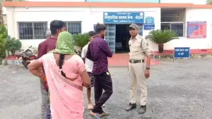 सहसपुर लोहारा: ग्राम मोहगांव धर्म कांटा के पास दो बाइकों की टक्कर में तीन लोग घायल, बोड़ला अस्पताल में कराया गया भर्ती