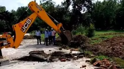 सहारनपुर: सहारनपुर विकास प्राधिकरण ने जोन 7 के अंतर्गत अवैध निर्माण कार्य को ध्वस्त करने की कार्रवाई की