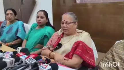 जगदलपुर: जिला कार्यालय में छत्तीसगढ़ राज्य महिला आयोग की अध्यक्ष डॉ. किरणमयी नायक द्वारा 10 प्रकरणों पर की गई सुनवाई