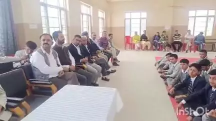 ठियोग: ठियोग में अंतरराष्ट्रीय नशा निवारण दिवस पर SHO ठियोग श्याम तोमर ने बच्चों को किया जागरूक