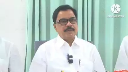 ప్రజలకు సేవ చేయటం కోసమే రాజకీయాలలోకి వచ్చాను. కళ్యాణ్ దుర్గం ఎమ్మెల్యే  సురేంద్రబాబు