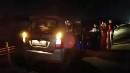 फतेहपुर: RTO ऑफिस के पास मृत गौबंश से टकराई लग्जरी सहित अन्य वाहन, NHAI के कर्मी नहीं दिखे, बड़ी दुर्घटना
