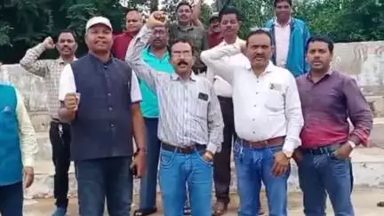 कोंडागांव: 01 जुलाई को कोंडागांव जिले के शिक्षकों का विकासखंड स्तरीय धरना प्रदर्शन, शत-प्रतिशत तालाबंदी का लक्ष्य