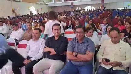 अरियरी: टाउन हॉल में टॉपर्स सम्मानित, एसडीएम ने दिए सफलता के मंत्र