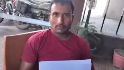 महुआ: महुआ थाना क्षेत्र के पहाड़पुर में पुराने विवाद में जान से मारने की नीयत से ट्रैक्टर चढ़ाने का आरोप
