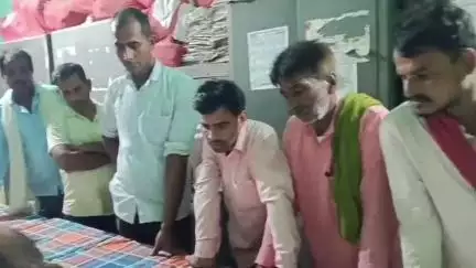नोखा: नोखा प्रखंड मुख्यालय पर पंचायत उपचुनाव के लिए चुनाव चिन्ह का आवंटन किया गया