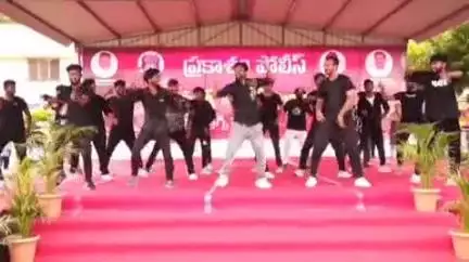 ప్రపంచ మారకద్రవ్య వ్యతిరేక దినోత్సవం సందర్భంగా ఒంగోలు పోలీస్ పెరేడ్ గ్రౌండ్లో విద్యార్ధులకు అవగాహన కల్పించిన అధికారులు