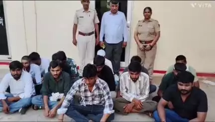 नीम का थाना: नीमकाथाना में होटल, ढाबे एवं कैफे पर सर्च अभियान, अवैध गतिविधियों में 14 लोग गिरफ्तार, कोतवाली पुलिस की कार्रवाई