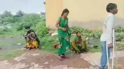 सतबरवा: पढ़ाई की सलाह से नाराज़ नाबालिग लड़की ने खाया ज़हर, आत्महत्या की, MMCCH में हुआ पोस्टमार्टम