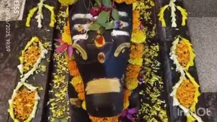 होशंगाबाद नगर: गोलघाट के काले महादेव मंदिर में गुप्त नवरात्रि पर महानिधि महादेव का हुआ श्रृंगार