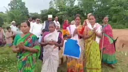 कुरडेग: मायाटोली गांव में भारत आदिवासी पार्टी के प्रयास से बिजली बहाल, ग्रामीणों ने किया स्वागत
