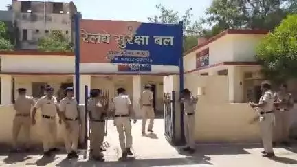 मुरैना नगर: मुरैना में शताब्दी और जीटी एक्सप्रेस पर पथराव, दो यात्री घायल, आरपीएफ पुलिस ने दर्ज की एफआईआर