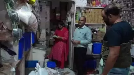 तेंदूखेड़ा: खाद्य सुरक्षा प्रशासन विभाग ने बनवार में किराना दुकानों का किया औचक निरीक्षण