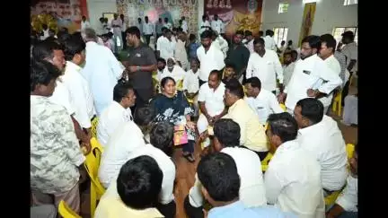 పెనుకొండలో అర్జీలు స్వీకరించిన మంత్రి సవిత