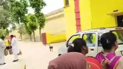 सीतापुर: जिला कारागार में आजम खान से परिवार ने की मुलाकात, पत्नी तंजीम फातिमा बोली- अब सपा पर नहीं, अल्लाह पर भरोसा है