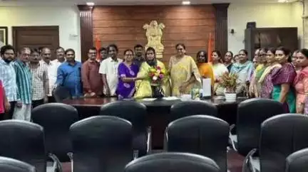 జిల్లా కలెక్టర్ గా సంవత్సరకాలం పూర్తి చేసుకున్న సందర్భంగా ఆమెను కలిసి అభినందించిన ఏపీ ఎన్జీవో నేతలు