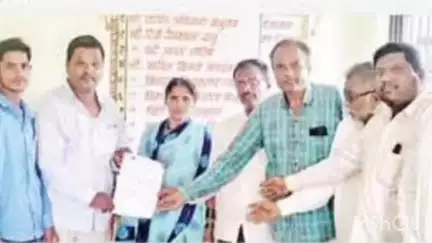 देवणी: दवचहिप्परगा येथील स्वामी कुटुंबाला पिक विमा योजनेअंतर्गत पाच लाख रुपयांची आर्थिक मदत मंजूर