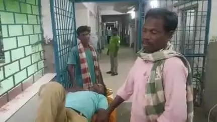 ସଦର: ବିଶାକ୍ତ ଫଳ ଖାଇ ଝାରବନ୍ଦ ଗାଁ ର ଜଣେ ଯୁବକ ଗୁରୁତର, ଜିଲ୍ଲା ମୁଖ୍ୟ ଚିକିତ୍ସା ଲୟ ରେ ଭର୍ତ୍ତି