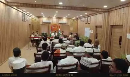 भीटी: किछौछा दरगाह के उर्स मेले में बेहतरीन व्यवस्था के लिए डीएम ने अफसरों और इंतजामिया कमेटी के पदाधिकारियों के साथ की बैठक