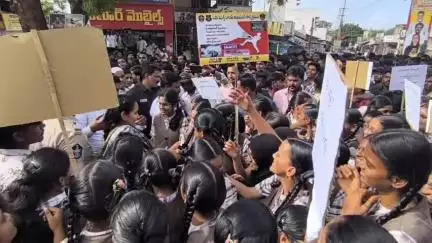 పట్టణములో ఎక్సైజ్ శాఖ ఆధ్వర్యంలో డ్రగ్స్ పై అవగాహన ర్యాలీ: హాజరైన ఎంపీ డాక్టర్ బైరెడ్డి శబరి ఎమ్మెల్యే గిత్త జయ సూర్య