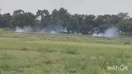 बांका: सहदेवपुर में प्रतिबंध के बाद भी किसान जला रहे पराली, बीएओ ने कहा होगी कार्रवाई