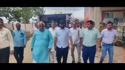 अमेठी: सीडीओ अमेठी ने एफपीओ कान्हा श्याम एग्रीहार्टी का किया निरीक्षण, दुग्ध संग्रहण क्षमता दोगुनी करने के दिए निर्देश