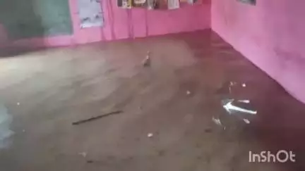 खकनार: रत्नापुर में विकास के दावों की खुली पोल: स्कूल-आंगनवाड़ी बने तालाब, मासूमों की जान खतरे में, प्रशासन बेखबर!