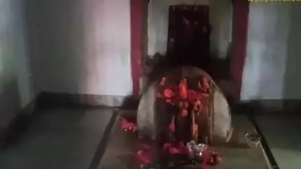 सुल्तानपुर: कटका बाजार क्षेत्र स्थित माता परमेश्वरी धाम में हर मंगलवार और त्योहारों पर लगती है भक्तों की भीड़