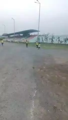 शाम को अभ्यास करते हुए खिलाड़ी। हमारे यहां एडमिशन के लिए इस नंबर पर संपर्क करें। 8827267707 jalesh yadav