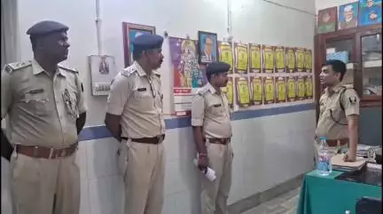सिंघवारा: एसएसपी जगुनाथ रड्डा ने सिमरा थाने का किया औचक निरीक्षण, लापरवाही पर जताई नाराजगी