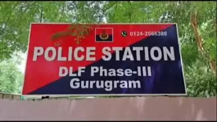 गुरुग्राम: गुरुग्राम DLF में युवती ने फांसी लगाकर की आत्महत्या, 3 दिन बाद चला पता, पुलिस करेगी पूछताछ