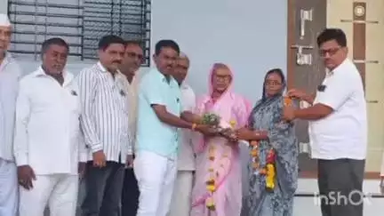 पारोळा: टोळी वि.का. सोसायटीच्या चेअरमनपदी लताबाई पाटील बिनविरोध