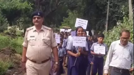 भंडरा: भंडरा कुम्हारिया से निकली नशा मुक्ति प्रभातफेरी, भंडरा थाना प्रभारी अरविंद सिंह ने दिलाई शपथ