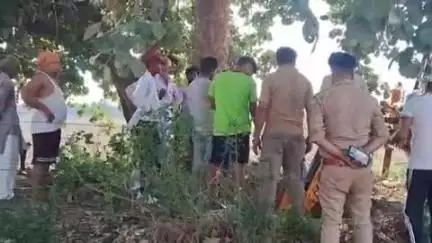 डेरापुर: झींझक कस्बे के नेहरू नगर के पास सूखे कुएं में गिरी गाय, पुलिस ने जेसीबी की मदद से 2 घंटे में किया रेस्क्यू
